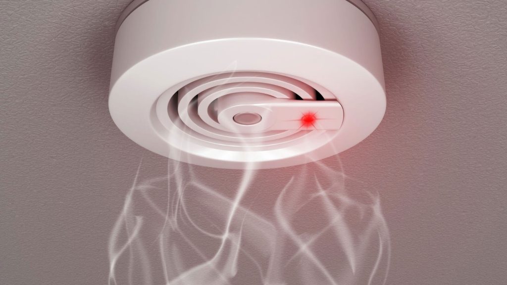 slow-blinking-red-light-on-smoke-detector-smoke-detector-blinking-red